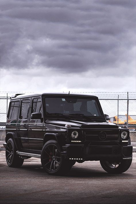 HER PRESENCE IS WOW!!!!!!! Luxious Cars, Black Mercedes, Tmax Yamaha, Luxury Cars Range Rover, مرسيدس بنز, Dream Cars Mercedes, Mercedes G Wagon, G63 Amg, Top Luxury Cars