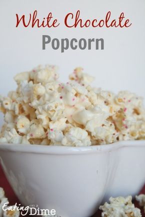 Chocolate Popcorn Recipe, White Chocolate Popcorn Recipe, Popcorn Business, Popping Popcorn, Popcorn Recipes Chocolate, White Chocolate Popcorn, Blue Sprinkles, Popcorn Treats, Popcorn Snacks