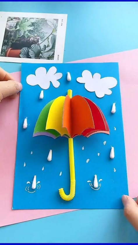 Easy Umbrella Crafts Ideas for toddlers and preschoolers - amazing paper craft ideas Umbrella Crafts, Umbrella Craft, Cute Umbrella, Rainy Day Crafts, Preschool Arts And Crafts, Crafts For Kids Easy, Hand Crafts For Kids, Preschool Art Activities, Handmade Paper Crafts