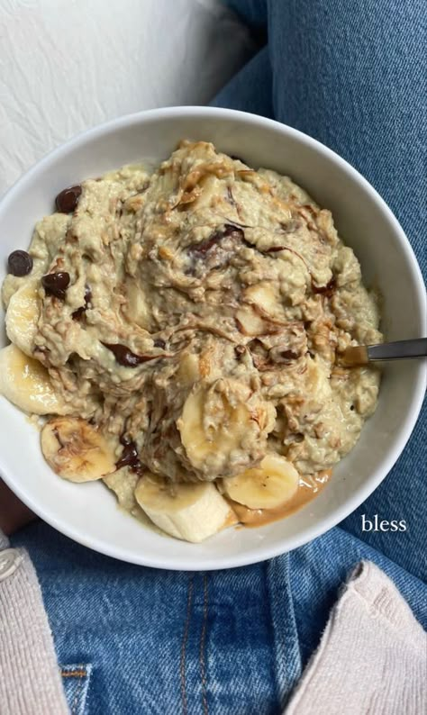 Oatmeal Aesthetic Recipe, Aesthetic Porridge, Creamy Oats Porridge, Breakfast Aesthetic Oatmeal, Oats Bowl Aesthetic, Healthy Food Habits, Oats Breakfast, Healthy Food Facts, Easy Healthy Meal Prep