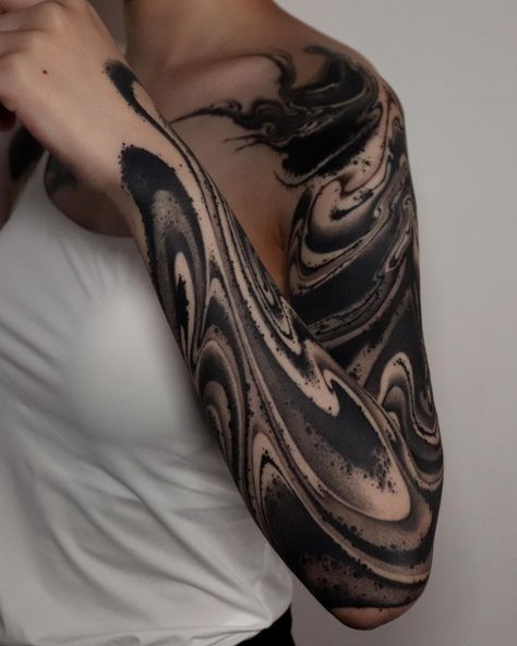 Ink Flow Tattoo, Abstract Cover Up Tattoo, Dark Tattoo Designs, Flow Tattoo, Gotik Tattoo, Feminine Skull Tattoos, Jagua Henna, Shadow Tattoo, Organic Tattoo