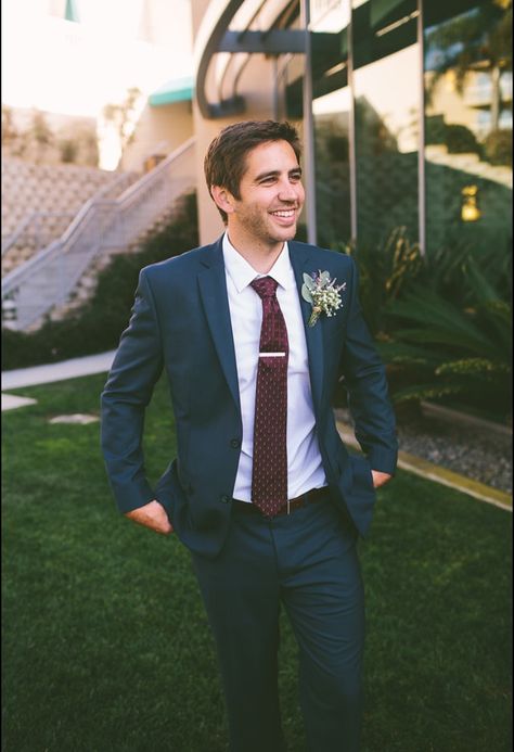 Groom's suit - navy blue, maroon tie, lavender boutonnière  Jessica Miriam Photography Navy Suit Maroon Tie, Blue Suit Maroon Tie, Groom Suit White, Groom Suit Vintage, Groom Suit Summer, Wedding Party Blue, Groom Suit Tweed, Groom Suit Navy, Navy Blue Groom