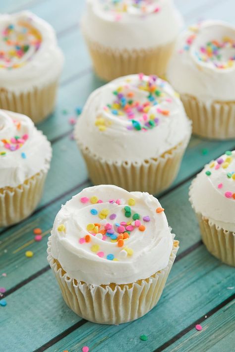 Vanilla Cupcakes are classic and work for any occasion. Dozen Cupcake Recipe, Fall Wedding Cupcakes Ideas, Wedding Cupcakes Ideas, What Is Cake Flour, Best Vanilla Cupcakes, Cake Flour Recipe, Homemade Vanilla Cupcakes, Fall Wedding Cupcakes, Cupcakes With Buttercream Frosting