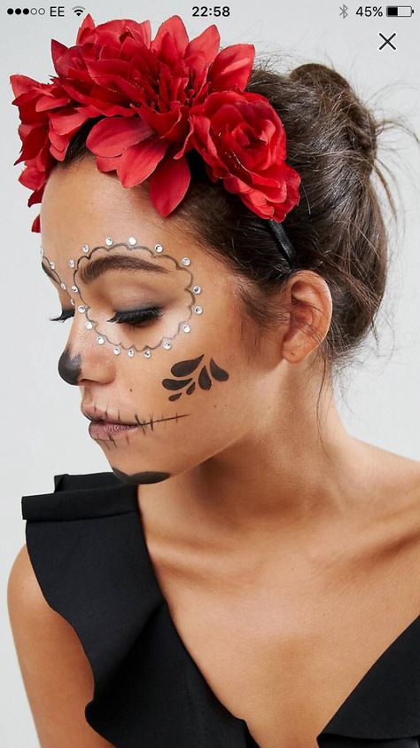 Easy Calavera Makeup, Easy Diy Day Of The Dead Makeup, Dias Los Muertos Makeup, Simple Dia De Los Muertos Makeup Ideas, Day Of The Dead Face Paint Simple, Kids Dia De Los Muertos Makeup Ideas, Day Of The Dead Kids Makeup, Dia De Los Muertos Costumes For Women Diy, La Catrina Makeup Easy