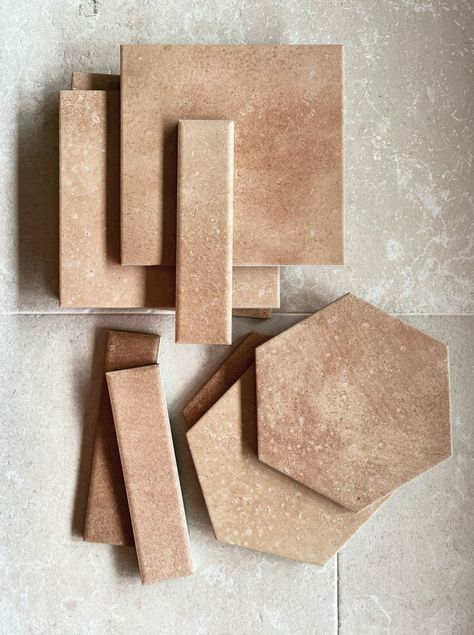 Square Terracotta Tile, Terracotta Floor Bathroom, Terracotta Bathroom Tiles, Terracotta Bathroom Floor, Terracotta Backsplash Kitchen, Brown Kitchen Tiles, Terracotta Tiles Bathroom, Spanish Tile Backsplash, Flagstone Tile