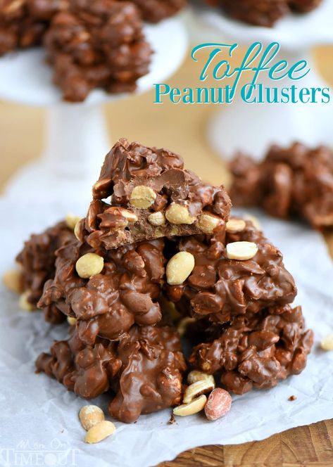 Chocolate Cookie Bars, Peanut Clusters, Easy Candy Recipes, Mom On Timeout, Popcorn Treats, Candy Truffles, Yummy Sweets, No Bake Treats, Refined Sugar