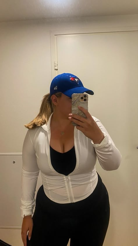 Lululemon Outfit Plus Size, Lululemon Align Bodysuit Outfit, Plus Size Lululemon Outfit, Align Jacket Outfit, Midsize Workout, Define Jacket Outfit, Walk Outfit, Outfit Midsize, Mid Size Outfits