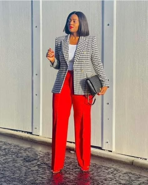 Outfits With Suit Vests For Women, Olivia Pope Outfits Work Attire, Red Business Outfit, Classy Colorful Outfits, Monday Outfit For Work, Cute Professional Outfits, Fashionable Work Outfit, Blazer Outfits For Women, Professional Outfits Women