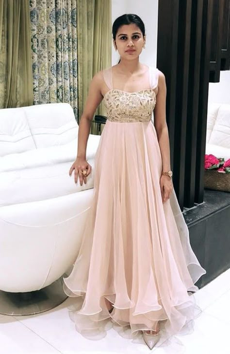 Beautiful Organza Gown. Organza Frocks Designs For Women, Organza Gown Designs Latest, Organza Gowns For Women, Organza Gown Designs Indian, Organza Dresses For Women, Netted Long Frocks For Women, Net Frocks For Women, Organza Frocks For Women, Organza Frocks