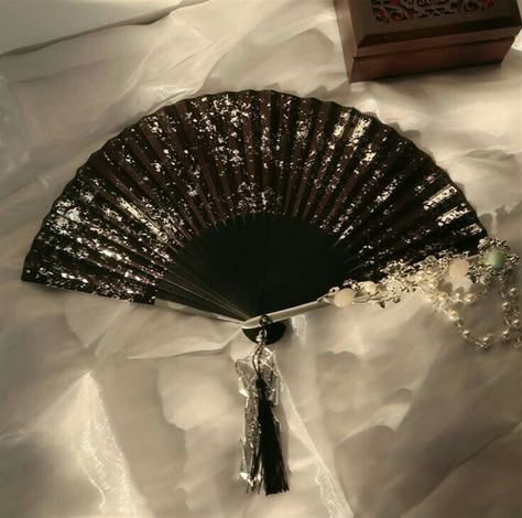 Hand Fan Aesthetic, Folding Hand Fan, Royal Aesthetic, Handheld Fan, Fantasy Props, Hand Fans, Folding Fan, Dress Design Sketches, Hand Held Fan