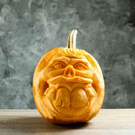 20 Pumpkin Carving Ideas to Inspire You this Halloween Minion Pumpkin Carving, 3d Pumpkin Carving, Monster Food, Train Pumpkin, 3d Pumpkin, How To Make Glitter, Amazing Pumpkin Carving, Pumpkin Images, Carving Pumpkins