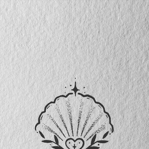 Rachael on Instagram: "Day 4: Scallop  • • • #inktober #inktober2022 #inktoberscallop #inktober52 #ink #inkwork #inkdrawing #pen #penwork #pendrawing #pigmamicron #illustration #illustrationartists #handdrawn #lafayette #louisiana #art #scallop" Pearl Sketch, Scallop Shell Drawing, Simple Conch Shell Tattoo, Scallop Inktober, Limpet Shell Tattoo, Conch Shell Line Art, Scallop Shell Illustration, Shell Drawing, Scallop Shells