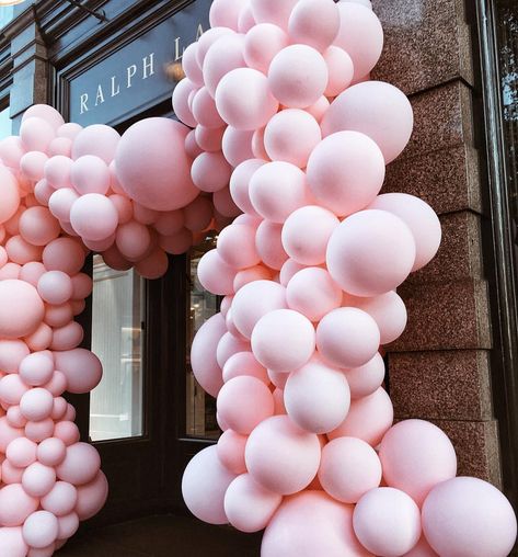 Bubblegum Party, 2 Year Anniversary, My Funny Valentine, Balloon Decor, Pink Party, House Art, Pink Parties, Happy Thursday, Funny Valentine