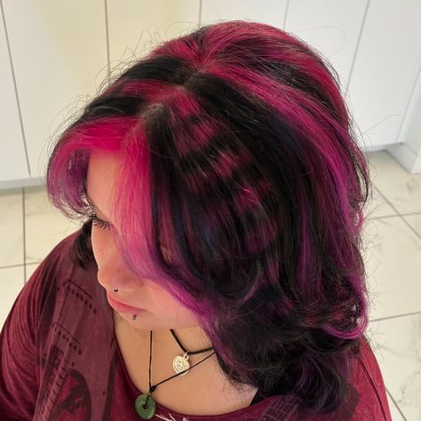 🦨🧷🕷️🩷⛓️🦇🖤🎀🦝 draculaura inspired chunky highlights 🧛🏻‍♀️💞 so many placements like this lately, and I love it!! keep ‘em coming 😫 she had chunky purple a while ago and needed a change, so she decided to see what i could do 🙏 i love the raccoon stripe details! made with @pulpriothair ⛓🧷 𝐃𝐌 𝐓𝐎 𝐁𝐎𝐎𝐊 🦇-𝔐™ 🤍 ✮ ✮ ✮ ✮ ✮ #monsterhigh #monsterhighhair #draculaura #draculaurahair #chunkyhighlights #halifaxhair #halifaxqueer #halifaxhairstylist #hairgoals #hairstyles #haircolor #hairtransformation #h... Dyed Hair Chunky Highlights, Draculaura Dyed Hair, Emo Chunky Highlights, Hair Stripes Color, Hair Color Design Ideas, Chunky Highlights With Raccoon Tail, Fun Colored Hair Ideas, Cool Hair Ideas Color, Purple Raccoon Tail Hair