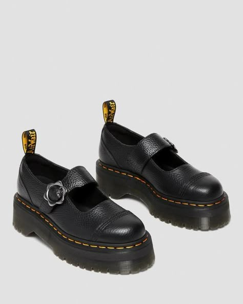 Leather Platform Shoes, Jadon Boots, Zapatos Mary Jane, Clothes Wishlist, Kitty Accessories, Black Platform Shoes, Yellow Heels, Shoes Stand, Dr Martens Black