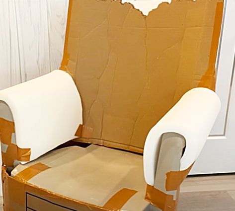 How To Make A Throne Chair Diy Ideas, Diy Santa Throne Chair, Diy Royal Throne Chair, Diy Royal Chair, Diy Thrown Chair, Throne Diy Chairs, Diy Princess Chair Ideas, Cardboard Throne Chair Diy, Diy Throne Chair Prop