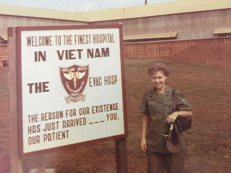 Vietnam Nurses, Army Nurses Vietnam, Triage Nursing, History Of Vietnam, Writing Room, American Soldiers Vietnam, Marines In Vietnam, Army Nurse, Medical Training