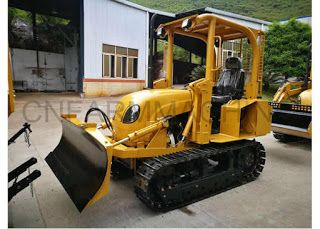 China Farm Machine Supplier: Multi-Functional  35HP Mini Crawler Bulldozer Comp... Compact Tractor Attachments, Yard Tractors, Post Hole Digger, Tractor Idea, Log Splitter, Tractor Attachments, Crawler Tractor, Compact Tractors, Ford Tractors