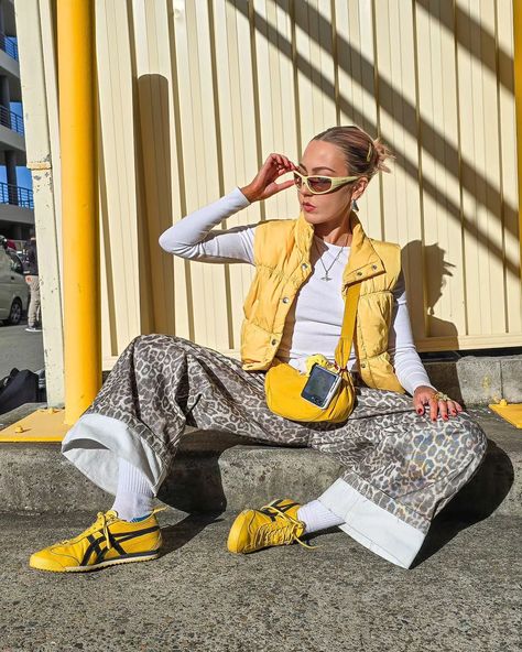 u got me trippin (oh!) #colourfulstyle #yellow #sneakerhead #onitsukatiger #japanesestreetfashion Yellow Adidas Outfit, Yellow Streetwear Outfit, Jordan Ideas, Yellow Streetwear, Fashion Inspo Casual, Team Photoshoot, Outfit Sporty, Yellow Adidas, Colourful Style