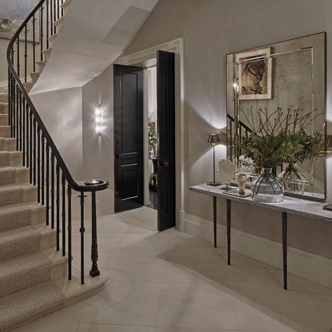 Louise Bradley (@louisebradleyinteriors) | Instagram Louise Bradley, English Cottage Decor, Staircase Remodel, Hallway Designs, Hallway Design, Modern Hallway, Hall Decor, Uk London, Elegant Interiors