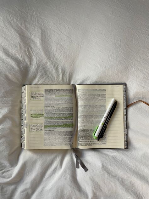 Torah Study Aesthetic, Study Asthetics Photos, Sabbath Aesthetic, Starting Journaling, Asthetics Photos, Holy Girl, Cute Bibles, Bible Journaling Ideas Drawings, I Love You God