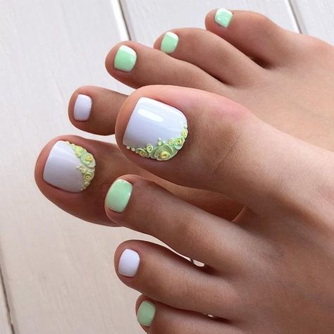 24 Eye Catching Toe Nail Art Ideas You Must Try Flower Pedicure Designs, Flower Pedicure, Pedicure Designs Summer, White Pedicure, Ideas Pedicure, Toenail Art Designs, Fall Pedicure, Spring Pedicure, Pedicure Designs Toenails