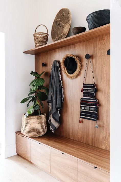 While respecting this weatherboard home’s Edwardian heritage, an architect has taken its west-facing extension in a stylishly sustainable direction. Entry Storage, Oak Floorboards, Mudroom Entryway, Mudroom Decor, Diy Entryway, Home Decor Crafts, Entryway Storage, Hallway Storage, Neutral Home