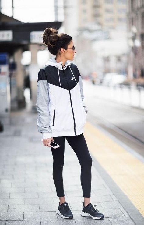 20+ Affordable Athleisure Looks to Copy | Winter Outfits Sporty, Outfits With Air Force Ones, Outfits With Jordan 1s Fashion Styles, Nike Fitness, Workout Clothes Nike, Outfits Sporty, Look Legging, Hello Fashion, Nike Free Run