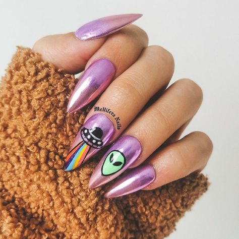 Alien Acrylic Nails, Lost Lands Nails, Intergalactic Nails, Themed Nails Designs, Rave Nails Festivals, Hippie Nails Acrylic, Alien Nails Design, Ufo Nails, Trippy Nail Designs