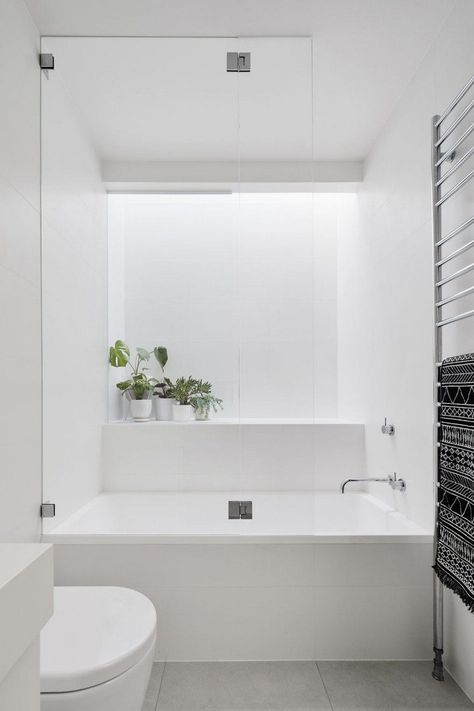 South Yarra Residence Refreshed and Rejuvenated by Northbourne Architecture Bathroom White, White Bathroom Tiles, Bathroom Bathtub, Bath Panel, Flexible Space, Bathroom Design Decor, Box Houses, Small Bathrooms, Upstairs Bathrooms