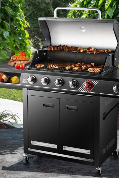 Outdoor gas grilling is a great way to get the beauty of barbecue at home, quickly and easily. Here are 11 of the very best gas grills out there on the market for all budgets, tastes, and needs. Gas Grills Outdoor, Best Offset Smoker, Butterfly Stomach, Fire Pit Ideas Backyard, Backyard Fire Pit Ideas, Best Gas Grills, Registry Wedding, Best Smoker, Dad Goals