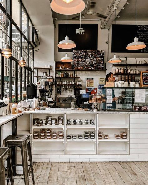 Nyc Spots, Bakery Shop Design, Coffee Shop Interior Design, Coffee Shop Aesthetic, Coffee Shops Interior, Lunch Room, Bakery Design, Coffee Shop Design, Coffee Shop Decor