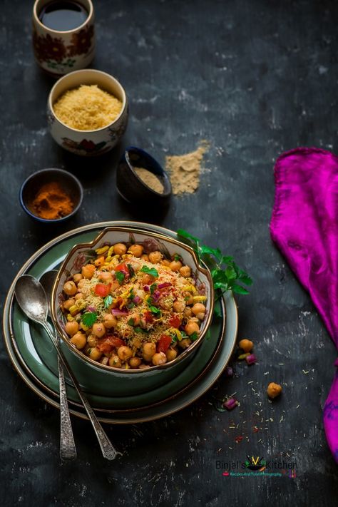 Chaat Photography, Easy Corn Recipes, Chana Chaat Recipe, Delicious Food Image, Vegan Indian Recipes, Protein Packed Snacks, Chaat Recipe, Chaat Masala, Indian Street Food