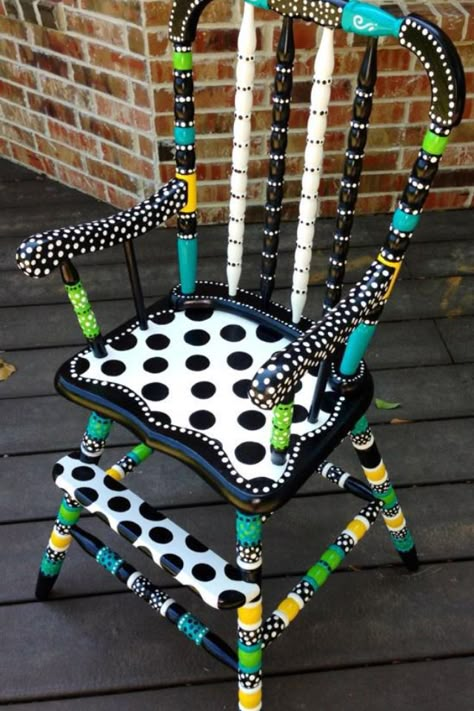 Painted tocker Diy Painted Chairs Ideas, Fun Painted Chairs, Hand Painted Rocking Chair, Funky Painted Chairs, Painted Chairs Ideas, Kids Painted Furniture, Painted Kids Furniture, Painted Chairs Diy, Painted Kids Chairs