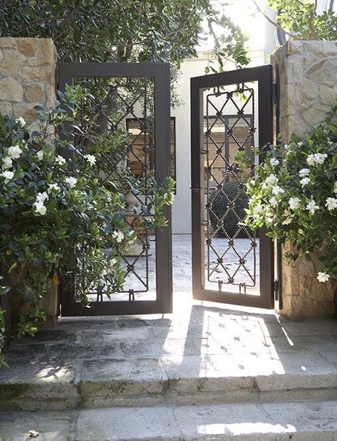 Gate With Flowers, Iron Garden Gates, Front Gate Design, Front Gate, House Gate Design, Front Gates, Iron Gate, Garden Gate, Dream House Interior