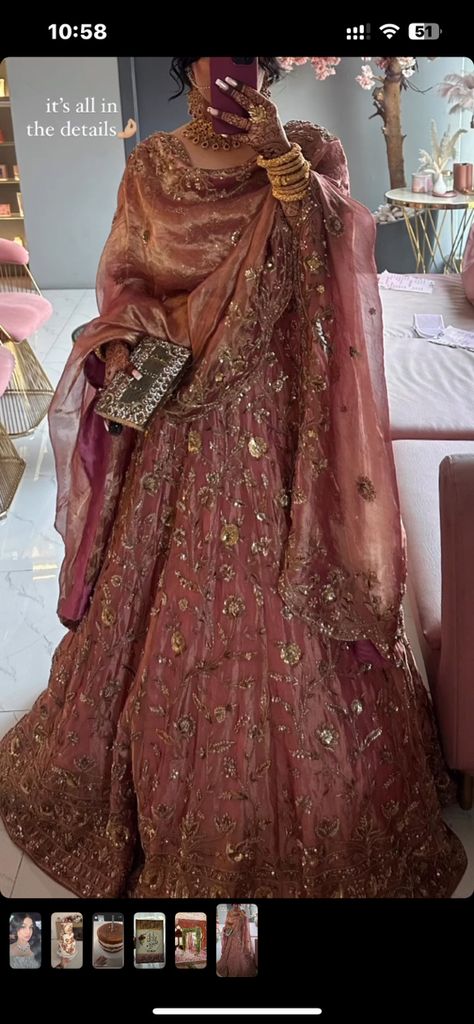 Pakistani Golden Bridal Dress, Desi Wedding Looks, Dholki Bride Dress, Shaadi Guest Outfit, Desi Bride Dress, Walima Guest Outfit, Pink Desi Wedding Dress, Pink Bridal Lehenga Pakistani, Taj Zari