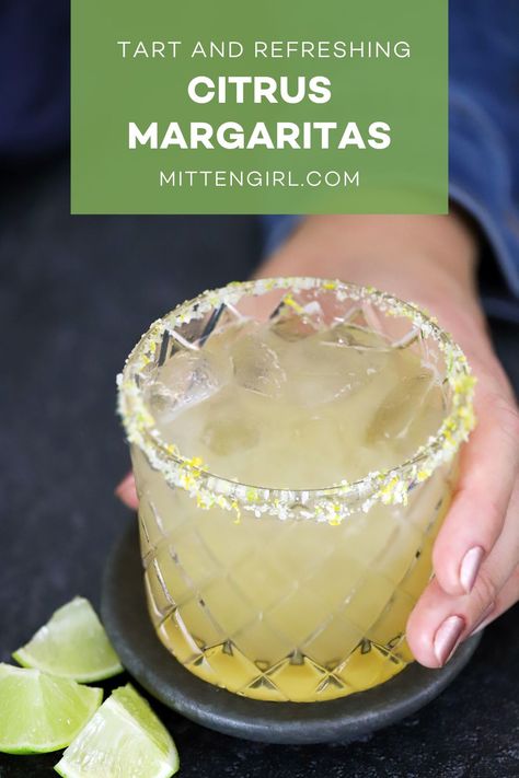 Juices To Make, Citrus Margarita, Snack Pairings, Homemade Margaritas, Margarita On The Rocks, Tequila Cocktail, Fresh Squeezed Juice, Slice Of Lime, Fruity Drinks