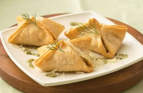 Appetizers With Pie Dough, Pie Crust Filling Ideas Savory, Extra Pie Crust What To Do With, Recipes With Pie Crust Pillsbury, Other Uses For Pie Crust, Dinner Using Pie Crust, Pillsbury Mini Pie Crust Recipes Savory, Pie Crust Lunch Ideas, What To Use Pie Crust For