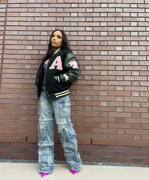 J15 Aka Alpha Kappa Alpha Outfit, Aka Outfits Alpha Kappa Alpha, Aka Jacket, College Grad Photoshoot, Homecoming Fits, Hoco Fits, Hbcu Outfits, Hbcu Football, Aka Founders