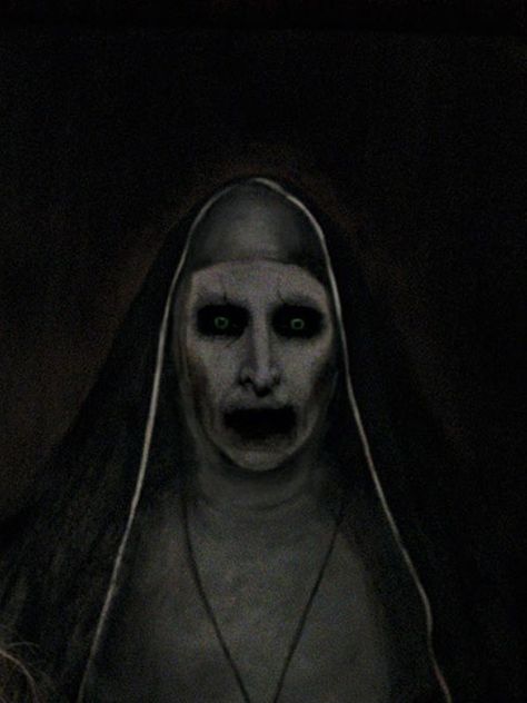 Conjuring 2, The Nun, The Conjuring, In The Dark, Makeup, Hair, White, Black, Make Up