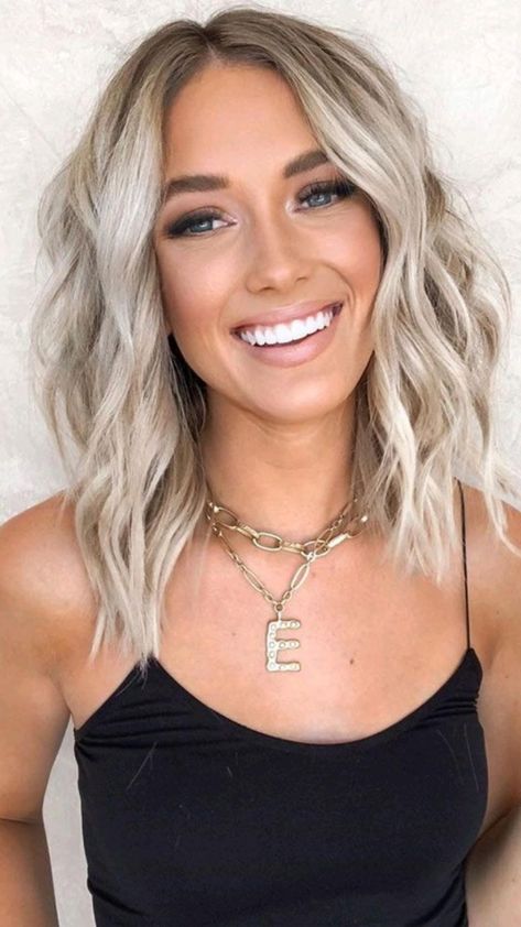 Lob Hairstyle, Blonde Hair Inspiration, Blonde Hair Shades, Hair Color Balayage, New Haircuts, Short Blonde Hair, Cool Hair Color, Grunge Hair, Blonde Color