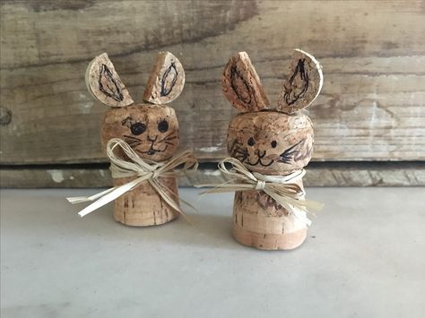 Champagne Cork bunnies Wine Cork Bunny, Easter Cork Crafts, Champagne Cork Ideas, Wine Cork Animals Diy, Cork Animals Diy, Wine Cork Easter Bunny, Champagne Cork Mushrooms, Champagne Cork Crafts, Cork Horse Ornament