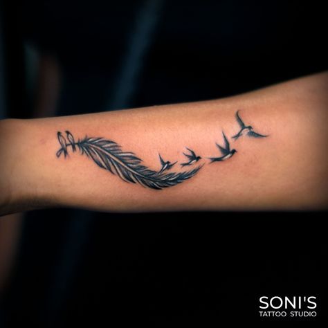 Feather birds Tattoo Feather Tattoo Soni's Tattoo Studio 09974432274 Navsari Gujarat . Tattoo done by your favourite artist @nitesh_devi_soni at most Trusted Tattoo Studio of town @sonistattoo_by_nitesh . #sonistattoo #navsari #gujarat #india #tattoo #besttattooingujarat #besttattooinindia #tattooingujarat #tattooinindia #tattoos #tattooartist #tattooideas #tattooist #tattoolife #tattoodesign #tattoolove #tattoowork #art #tattoostudio #tattooart #tattoopro #proffesionaltattooartist #customta Feather Birds Tattoo, Braclet Tattoo, India Tattoo, Tattoo Feather, Indian Feather Tattoos, Feather With Birds Tattoo, Mama Tattoo, Bear Drawings, Daughter Tattoo