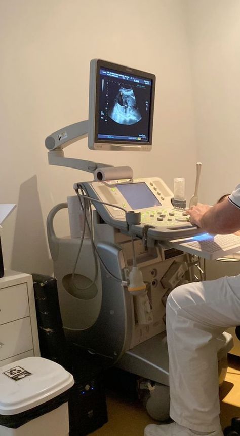 Sonography Student Study, Ultrasound Aesthetic, Ultrasound Technician Aesthetic, Gynecologist Aesthetic, 6 Weeks Pregnant Ultrasound, Sonography Aesthetic, Ultrasound Technician School, Ultrasound School, Sonography Student