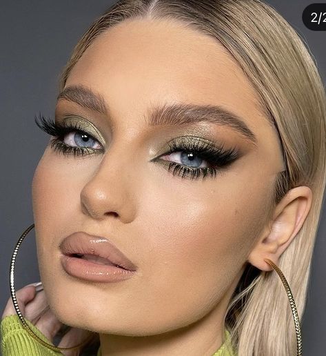 Makeup To Go With Olive Green Dress, Makeup Looks With Gold, Green Makeup Blue Eyes, Make Up For Green Outfit, Mint Green Makeup Looks, Khaki Makeup, Olive Makeup, Mint Makeup, Exotic Makeup