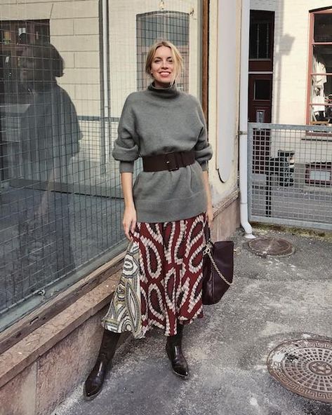 How One Accessory Can Elevate A Simple Sweater Waist Belt Outfit, Hanna Stefansson, Simple Sweaters, Older Women Fashion, Women Fashion Edgy, Winter Mode, Womens Fashion Edgy, Outfit Trends, Queenstown