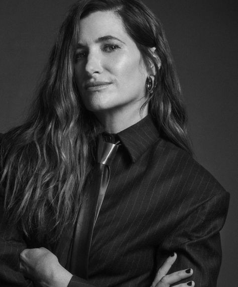 Classy Old Money, 100 Wallpaper, Girl Baddie, Animals Painting, On My Knees, Moodboard Ideas, Minimalist Streetwear, Future Girlfriend, Kathryn Hahn