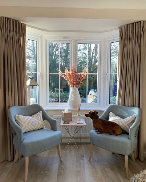 Curved Window Living Room Ideas, Accent Chairs In Bay Window, Office And Formal Living Room Combo, Curtain Bay Window Bedroom, Living Room Decor Bay Window, Bay Window Sitting Area Bedroom, Living Room With Curved Windows, Accent Chairs Bay Window, Bay Window Coffee Table