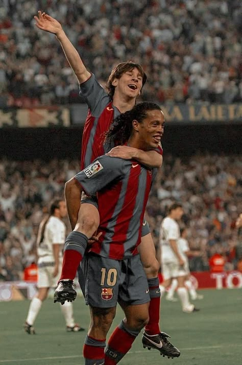 Young Messi, Lionel Messi Posters, Messi Pictures, Messi Poster, Fc Barcelona Wallpapers, Lionel Messi Fc Barcelona, Football Players Photos, Lionel Messi Barcelona, Soccer Photography