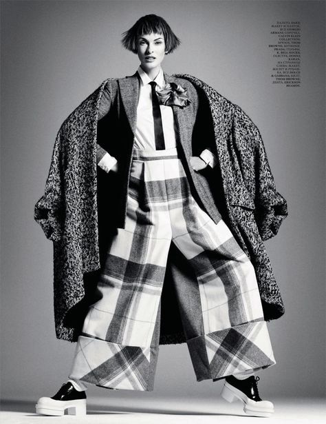 Linda Evangelista Dons Menswear Looks for Interview Russia’s September Cover Story | Fashion Gone Rogue Laura Kampman, Ray Petri, Photo Mannequin, Buffalo Style, Tartan Coat, Chanel Collection, Linda Evangelista, Fashion Photography Editorial, Vogue Italia